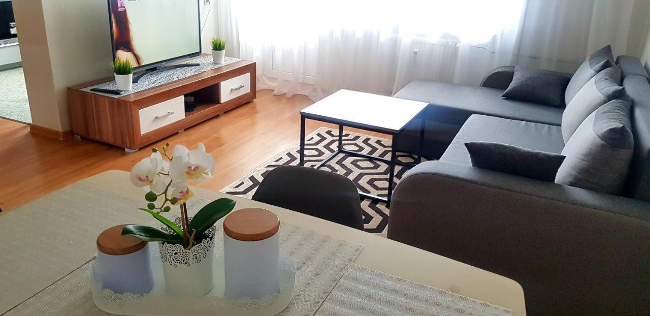 Taikos Apartment Klaipėda Buitenkant foto